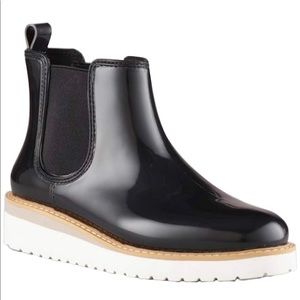 COUGAR BOOTS- Size 7. Never Worn. BRAND NEW